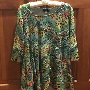 Women' scoop neck 3/4 sleeve blouse